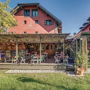 3* Szálloda La Maison Rouge